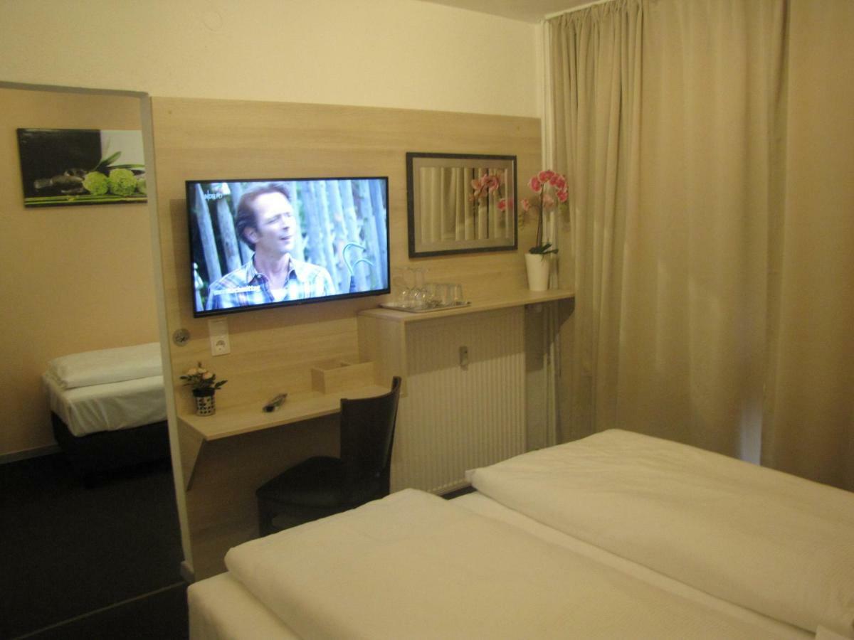 Milano Hotel Hamburg Bagian luar foto