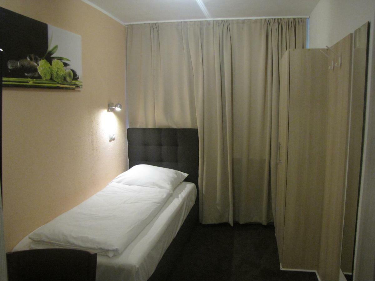 Milano Hotel Hamburg Bagian luar foto