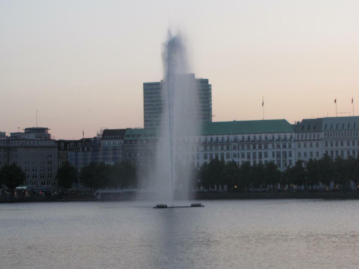 Milano Hotel Hamburg Bagian luar foto