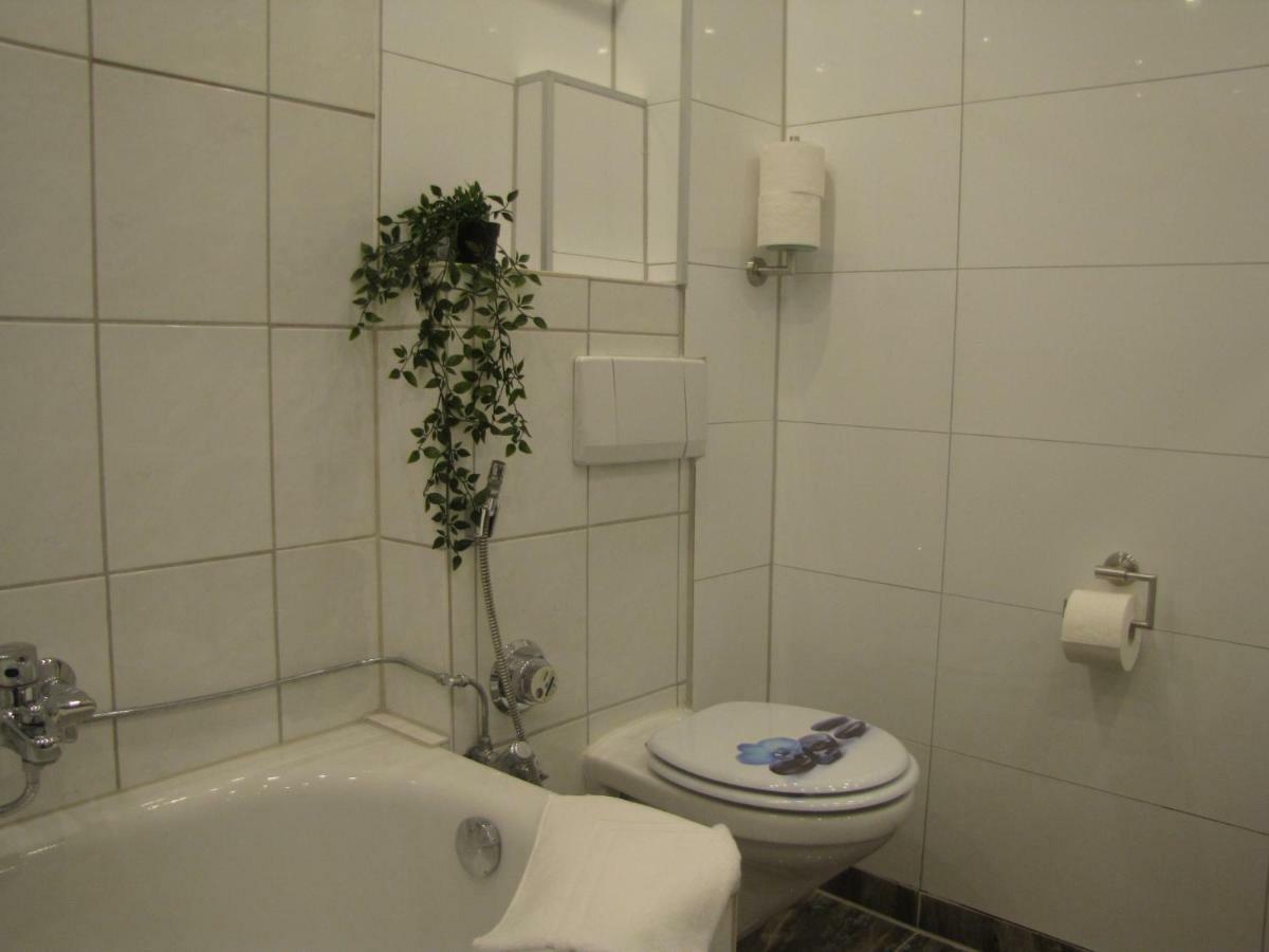 Milano Hotel Hamburg Bagian luar foto