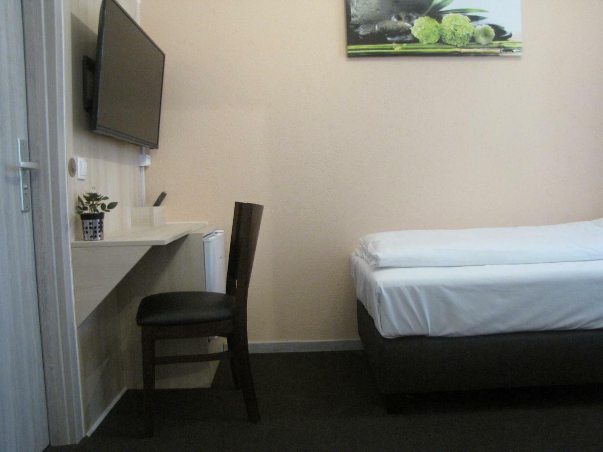 Milano Hotel Hamburg Bagian luar foto