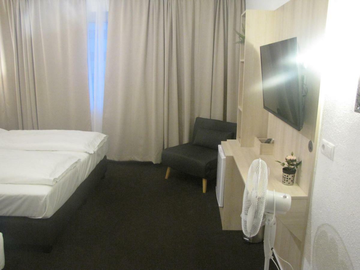 Milano Hotel Hamburg Bagian luar foto