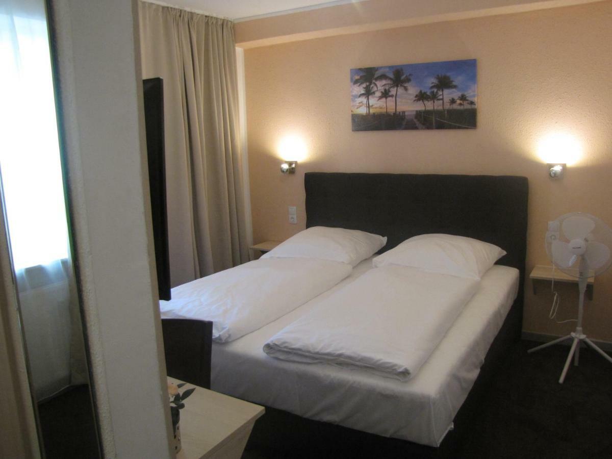 Milano Hotel Hamburg Bagian luar foto